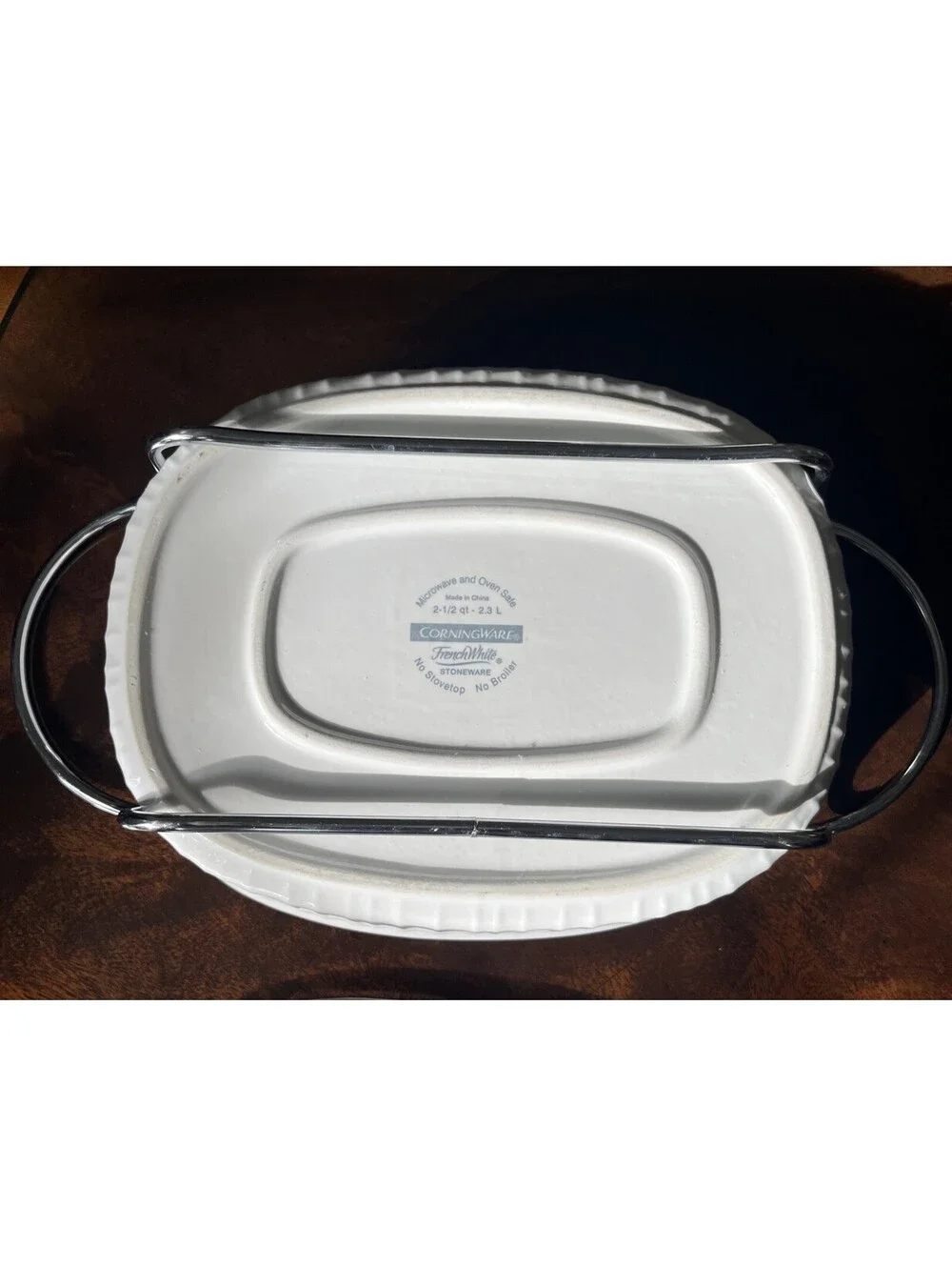 CorningWare French White 2.5 Qt Oval Casserole Dish Glass Lid Metal Cradle